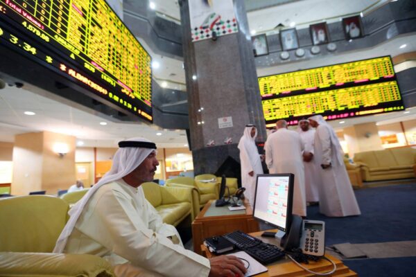 UAE stock markets closed higher as rising oil prices and improving global trade sentiments lifted investor confidence. Explore what’s driving this momentum in Dubai and Abu Dhabi.